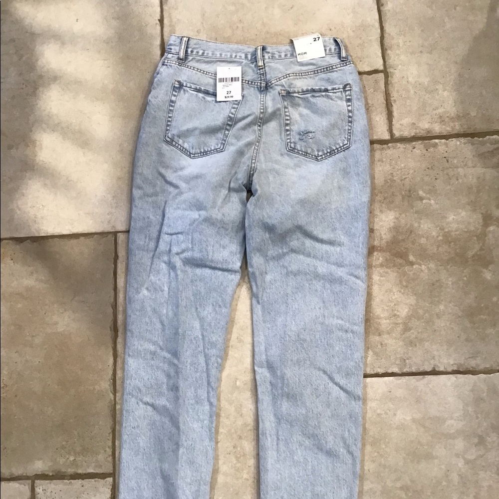 Light wash mom jeans